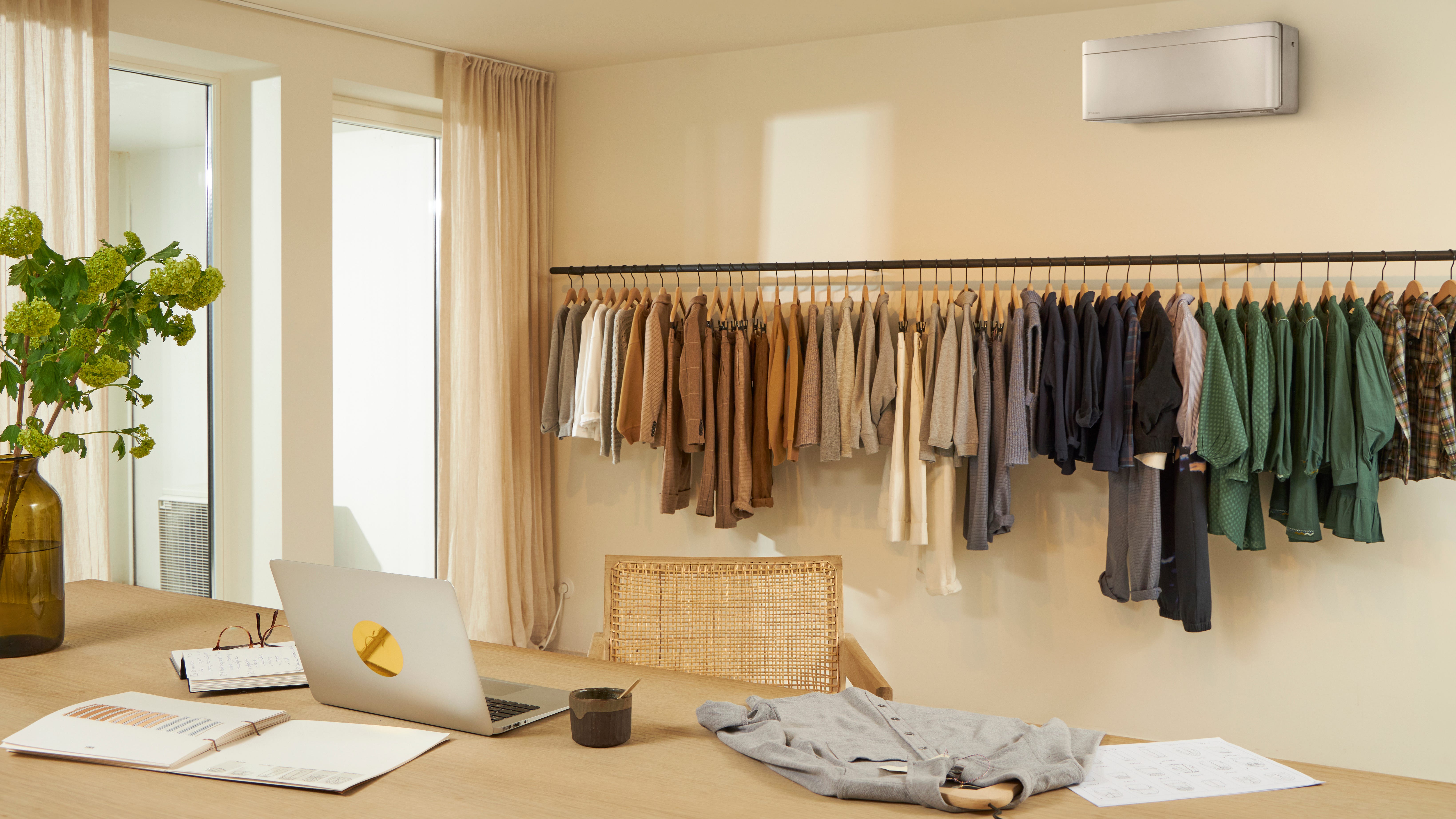 Clothing store with perfect temperature because of the wall-mounted heat pump